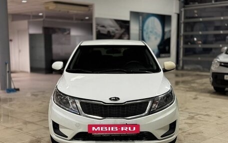 KIA Rio III рестайлинг, 2013 год, 869 000 рублей, 2 фотография