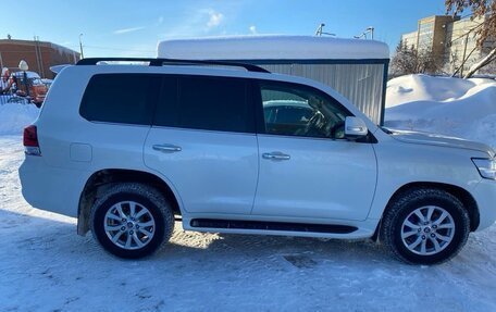 Toyota Land Cruiser 200, 2020 год, 7 950 000 рублей, 10 фотография