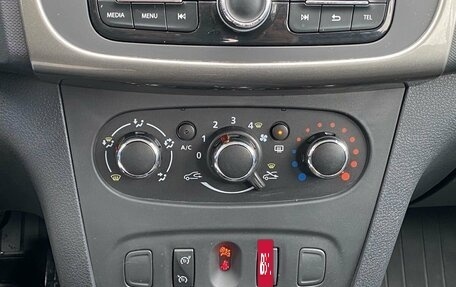 Renault Sandero II рестайлинг, 2019 год, 859 000 рублей, 22 фотография