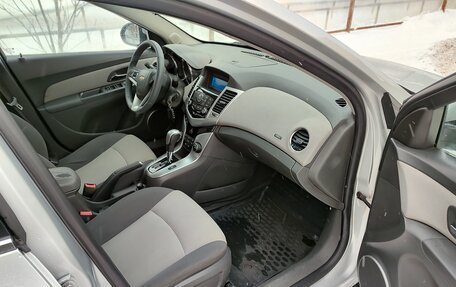Chevrolet Cruze II, 2010 год, 675 000 рублей, 18 фотография