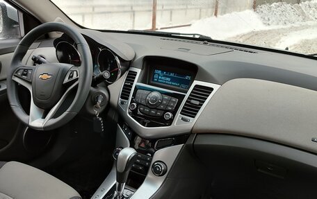 Chevrolet Cruze II, 2010 год, 675 000 рублей, 25 фотография