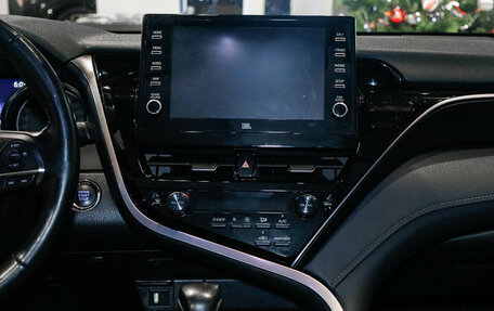 Toyota Camry, 2021 год, 3 330 000 рублей, 15 фотография