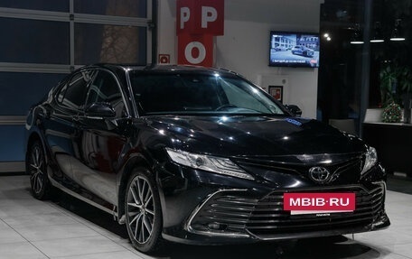 Toyota Camry, 2021 год, 3 330 000 рублей, 2 фотография