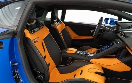 Lamborghini Huracán, 2022 год, 29 999 404 рублей, 13 фотография