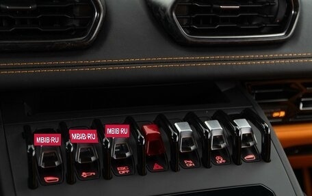 Lamborghini Huracán, 2022 год, 29 999 404 рублей, 26 фотография