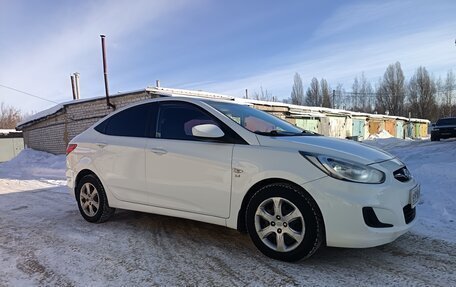 Hyundai Solaris II рестайлинг, 2011 год, 729 000 рублей, 2 фотография
