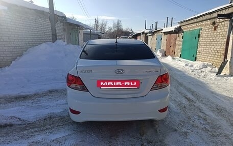 Hyundai Solaris II рестайлинг, 2011 год, 729 000 рублей, 4 фотография