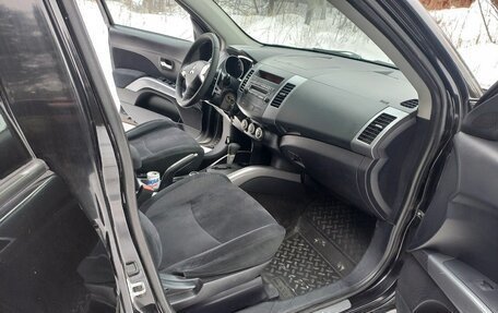 Mitsubishi Outlander III рестайлинг 3, 2008 год, 1 149 999 рублей, 7 фотография