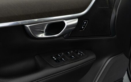 Volvo V90 Cross Country I рестайлинг, 2018 год, 3 198 077 рублей, 16 фотография