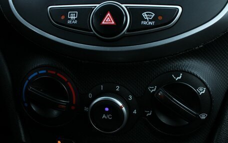 Hyundai Solaris II рестайлинг, 2016 год, 885 000 рублей, 23 фотография