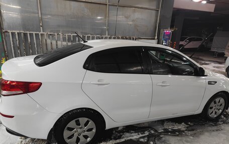 KIA Rio III рестайлинг, 2015 год, 750 000 рублей, 10 фотография