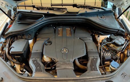 Mercedes-Benz GL-Класс, 2015 год, 3 500 000 рублей, 29 фотография