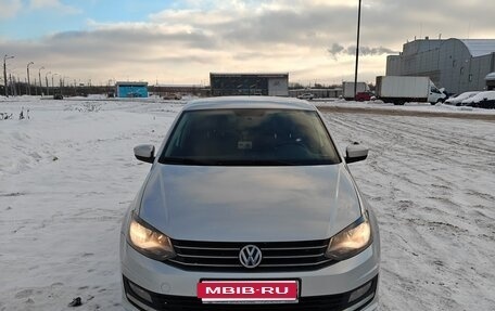 Volkswagen Polo VI (EU Market), 2015 год, 945 000 рублей, 1 фотография