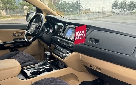 KIA Carnival III, 2018 год, 2 700 000 рублей, 6 фотография