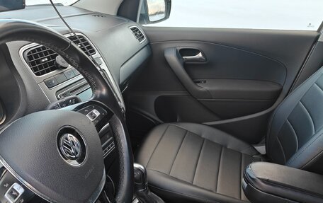 Volkswagen Polo VI (EU Market), 2015 год, 945 000 рублей, 9 фотография