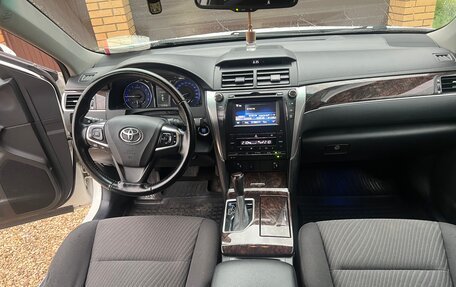 Toyota Camry, 2017 год, 2 000 000 рублей, 11 фотография