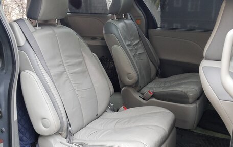 Toyota Sienna III, 2011 год, 1 750 000 рублей, 12 фотография