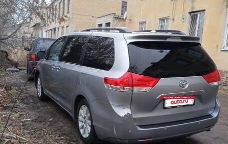 Toyota Sienna III, 2011 год, 1 750 000 рублей, 4 фотография