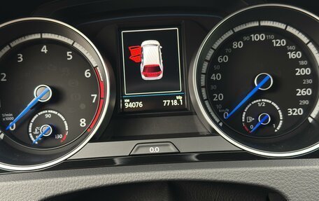 Volkswagen Golf R VII, 2018 год, 3 980 000 рублей, 6 фотография