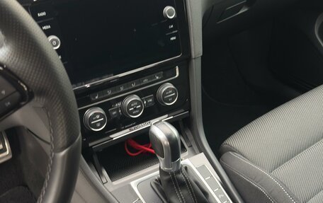 Volkswagen Golf R VII, 2018 год, 3 980 000 рублей, 8 фотография