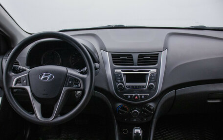 Hyundai Solaris II рестайлинг, 2015 год, 1 120 000 рублей, 13 фотография