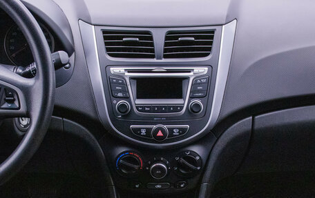 Hyundai Solaris II рестайлинг, 2015 год, 1 120 000 рублей, 14 фотография