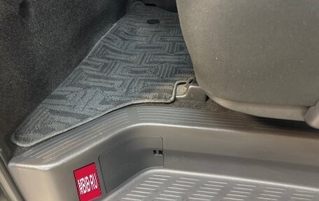 Toyota RegiusAce, 2016 год, 3 090 000 рублей, 8 фотография