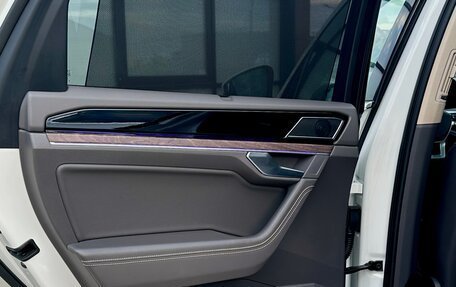 Volkswagen Touareg III, 2019 год, 5 350 000 рублей, 13 фотография