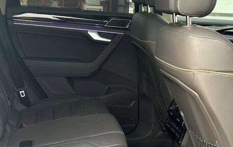 Volkswagen Touareg III, 2019 год, 5 350 000 рублей, 17 фотография