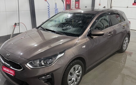 KIA cee'd III, 2020 год, 1 820 000 рублей, 2 фотография