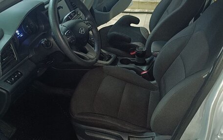 Hyundai Elantra VI рестайлинг, 2018 год, 1 290 000 рублей, 16 фотография