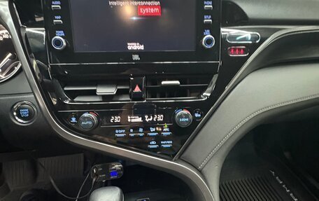 Toyota Camry, 2021 год, 3 700 000 рублей, 11 фотография