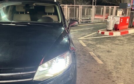 Volkswagen Touareg III, 2011 год, 1 900 000 рублей, 3 фотография