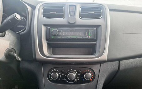 Renault Sandero II рестайлинг, 2018 год, 899 000 рублей, 18 фотография