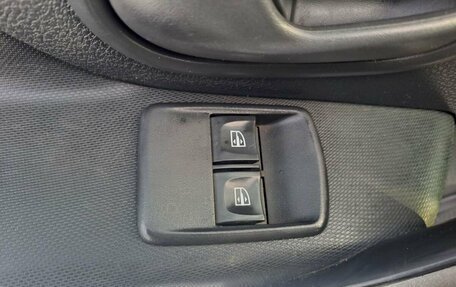 Renault Sandero II рестайлинг, 2018 год, 899 000 рублей, 23 фотография