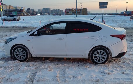 Hyundai Solaris II рестайлинг, 2022 год, 1 400 000 рублей, 4 фотография