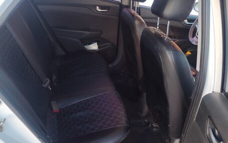 Hyundai Solaris II рестайлинг, 2022 год, 1 400 000 рублей, 7 фотография