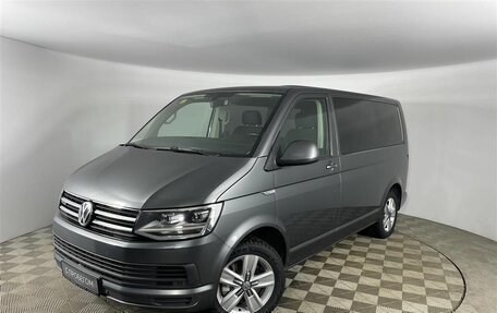 Volkswagen Caravelle T6 рестайлинг, 2016 год, 3 200 000 рублей, 1 фотография