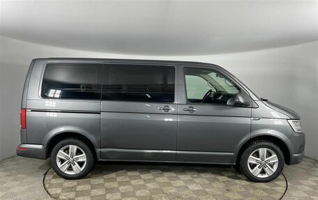 Volkswagen Caravelle T6 рестайлинг, 2016 год, 3 200 000 рублей, 4 фотография