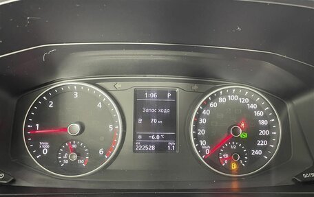 Volkswagen Caravelle T6 рестайлинг, 2016 год, 3 200 000 рублей, 11 фотография