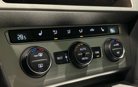 Volkswagen Passat B8 рестайлинг, 2019 год, 2 250 000 рублей, 25 фотография