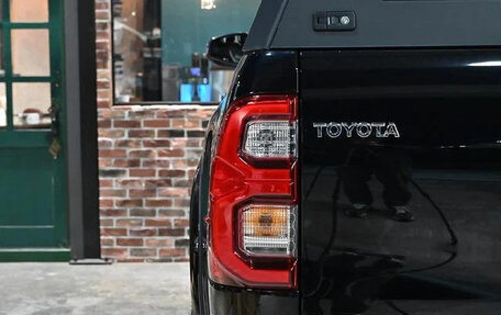 Toyota Hilux VIII, 2023 год, 6 500 000 рублей, 21 фотография