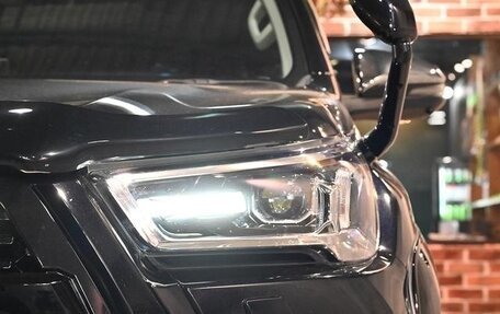 Toyota Hilux VIII, 2023 год, 6 500 000 рублей, 24 фотография