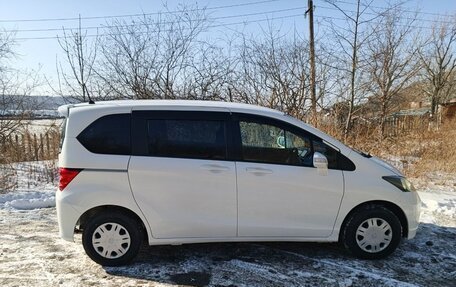 Honda Freed I, 2010 год, 850 000 рублей, 3 фотография