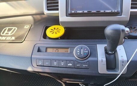 Honda Freed I, 2010 год, 850 000 рублей, 15 фотография