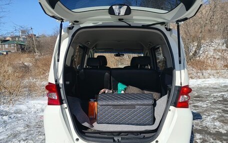 Honda Freed I, 2010 год, 850 000 рублей, 10 фотография