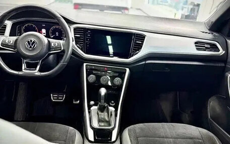 Volkswagen T-Roc I, 2023 год, 1 700 060 рублей, 14 фотография