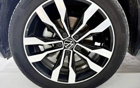 Volkswagen T-Roc I, 2023 год, 1 700 060 рублей, 22 фотография