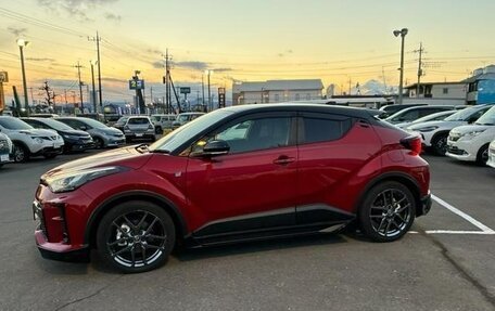 Toyota C-HR I рестайлинг, 2022 год, 1 751 000 рублей, 2 фотография