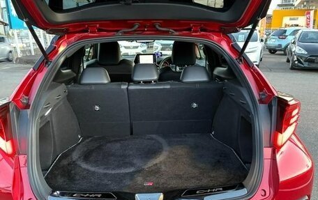 Toyota C-HR I рестайлинг, 2022 год, 1 751 000 рублей, 12 фотография